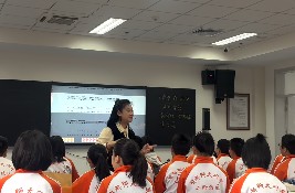 AI�x�������n�ã���������һ���̎���ͬ̽�������̌W��·��